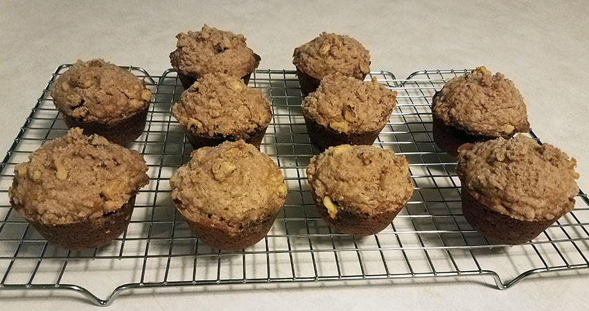 Spiced Applesauce and Cream Cheese Crumble Muffins